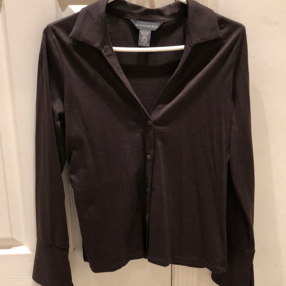 Banana Republic brown button down shirt. Size small